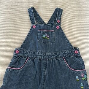 Vintage overall shorts 💐